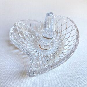 Ring holder clear glass asymmetric heart shaped dish with center cone for rings